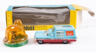 Corgi 511 Chevrolet Impala 'Chipperfields Performing Poodles',