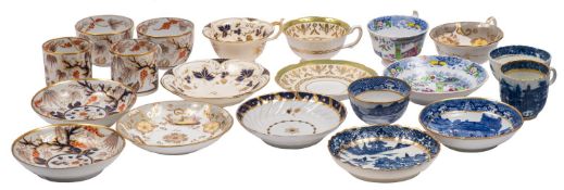 A mixed group of tea wares, comprising a Caughley trio in the Temple pattern,