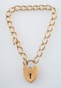 A 9ct gold, curb-link bracelet, with a heart-shaped clasp, total length ca. 20cm, total weight ca.