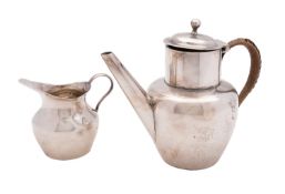 A Hukin & Heath Victorian silver teapot, John Thomas Heath & John Hartshorne Middleton, London 1900,