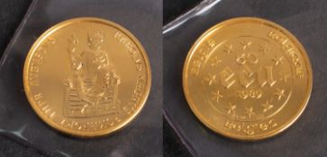 A 'Charlemagne' 50 ECU Belgian gold coin, dated 1989, diameter ca. 2.