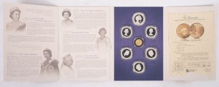 In memoriam 2022 Her Majesty the Queen Elizabeth II, Her Story in Portraits set.