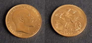 An Edward VII gold Sovereign coin, dated 1907, diameter ca. 22mms, total weight ca. 8gms.