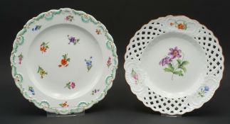 Meissen Teller und Durchbruchteller mit Blumenmalerei
