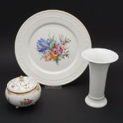 KPM Berlin Teller, Deckeldose und Vase