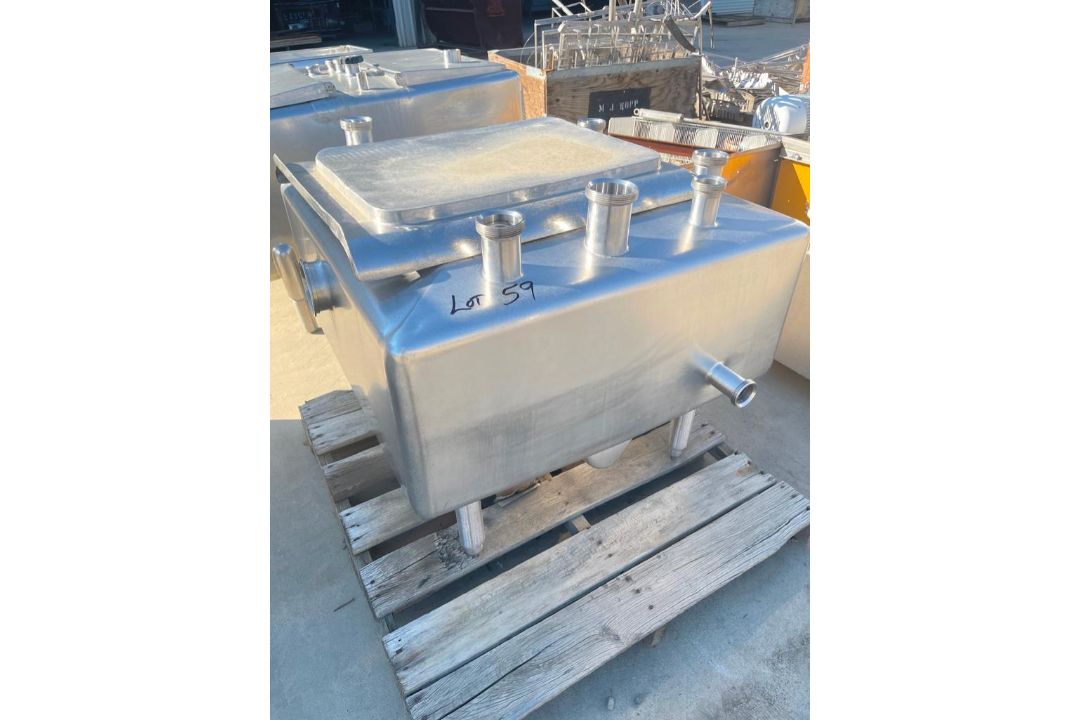 Approximately 150 Gallon S/S Balance Tank - Rigging Fees: $150
