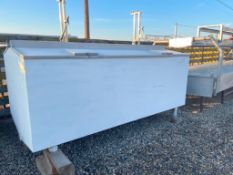 Robertson 2-Compartment Insulated S/S Farm Tank with 670 and 390 Gallon Compartments