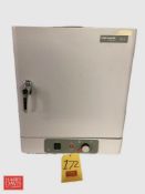 Sheldon Manufacturing 1500E Laboratory Incubator; 5° Above Ambient to 70°C