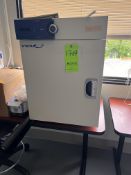 VWR HORRIZONTAL AIR FLOW OVEN / INCUBATOR, S/N 11000301539019, 120 V, 60 HZ