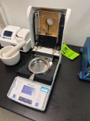 METTLER TOLEDO HALOGEN MOISTURE ANALYZER, MODEL HB43-S HALOGEN, S/N B224025430