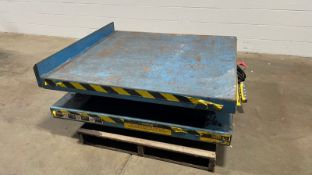 Bishamon 2,000 lb. Capacity Tilting Hydraulic Scissorlift Table Pallet Positioner, Model 2000, S/N