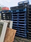 (20) Plastic Pallets - Aprox. 40