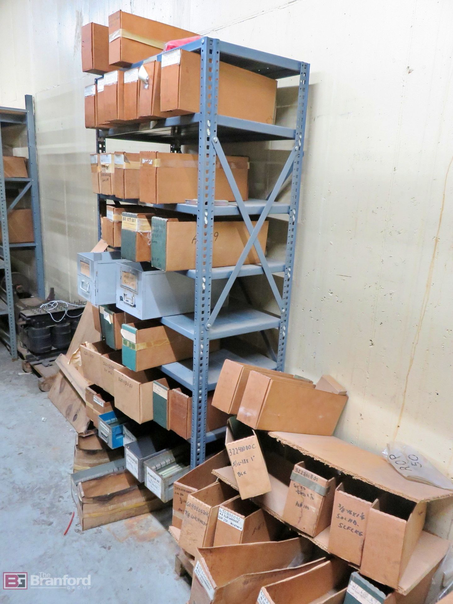Large assortment of hardware including nuts & bolts, steel parts - Image 12 of 19
