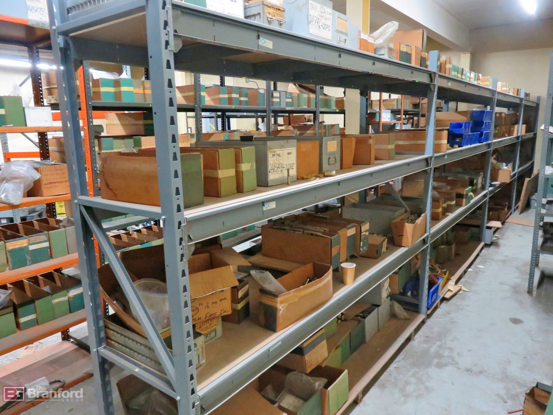 Large assortment of hardware including nuts & bolts, steel parts - Image 11 of 19
