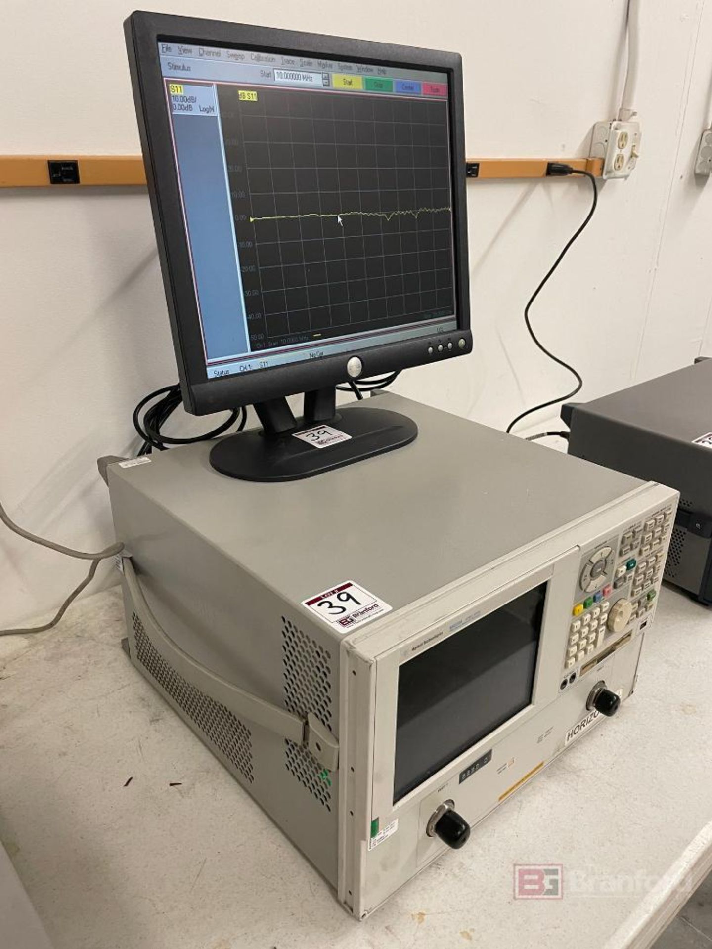 Agilent Technologies N5230A PNA Series Network Analyzer - Image 3 of 3