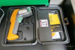Fluke 561 infrared thermometer