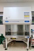 Sterilgard SG404-INT Lab hood (yr 2021)
