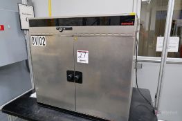 Memmert UFE 600 Benchtop Oven