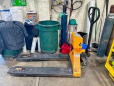 Pallet Jack w/ Uline H-1679 Weigh-Scale