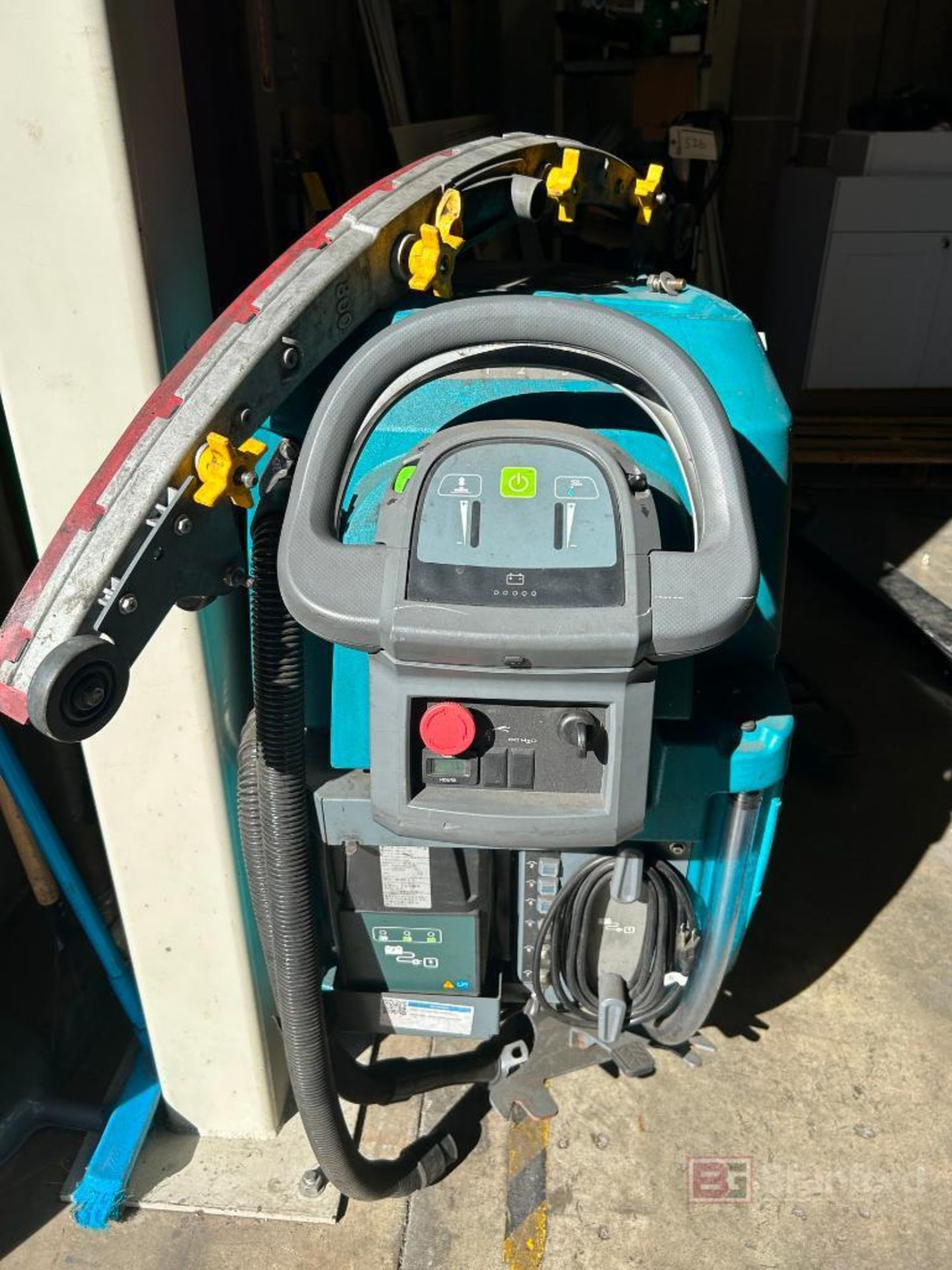 Tennant T500e Floor Scrubber - Image 3 of 3