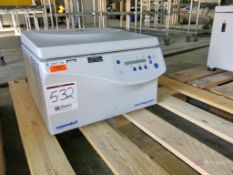 Eppendorf Model 5804 Centrifuge