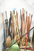 Lot-Various Cleanup Tools in (1) Group