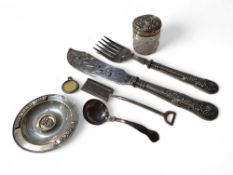 A pair of silver plated Mappin & Webb fish servers