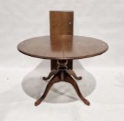 Oak oval extending dining table, 113cm (unextended)