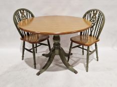 Modern circular pine kitchen table with four kitchen chairs, green painted, 105cm diameter (5)