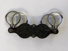 Georgian pressed tortoiseshell and metal folding multiple magnifier, 11cm Condition ReportSlight