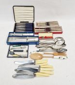 Quantity of cased flatware and loose flatware (1 box)