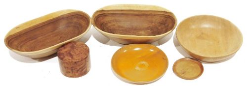 Various white ceramics to include serving dish, casserole, souffle dishes, platters and a collection