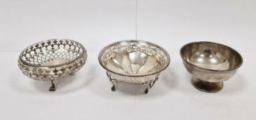 Early 20th century silver pierced bowl on claw feet, Birmingham 1912, maker Alexander Clark & Co,