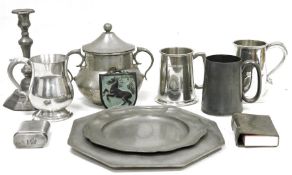 Quantity of pewter mugs, plates, metal beakers, EPNS pint mug and other metalware (1 box)