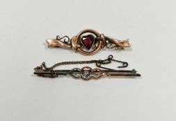 9ct gold and garnet bar brooch set heart-shaped almandine garnet and another gold-coloured bar