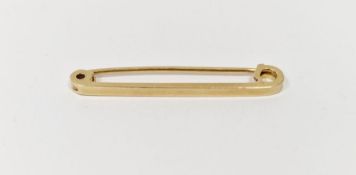 18ct gold bar brooch, 2.5g