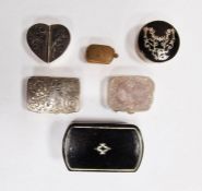 Early 20th century silver vesta case with engraved decoration and initialled 'CH', Birmingham