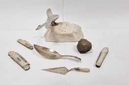 Jordan Hoselton bird sculpture, labelled and engraved no.999, on stone base, 7cm high approx., two