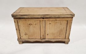 Pine blanket box with plain panelled front, 56cm high x 91cm wide