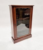 Mahogany display cabinet with single astragal glazed door enclosing shelving, 102cm high x 63cm wide