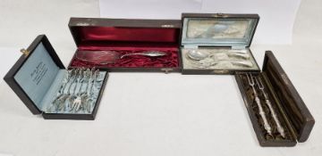 Set of six Dutch silver forks with pierced floral handles, in Marten Pekelsna fitted box, 83.5g, 2.