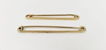 Two 9ct gold bar brooches, 4g in total approx.