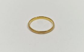 22ct gold fine wedding band, 2.8g