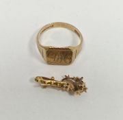 Gentleman's 9ct gold signet ring, UK ring size Q, 4.4g, together with a section of a yellow metal