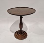 Victorian mahogany wine/drinks table of circular form, 60cm high x 51cm diameter