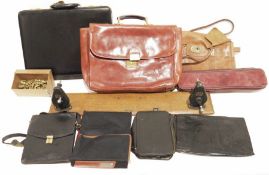 Guinness Silver Jubilee 1977 commemorative set to include two bottles of Guinness and a Guinness