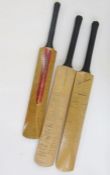 Warsop-Hendren Improved Conqueror cricket bat with signatures from Worcester, Essex, Sussex and