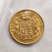 Victoria (1837-1901), Australian Sovereign 1879, Young head facing left, crowned quartered shield of