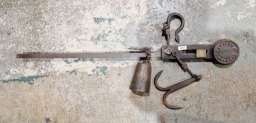 Vintage W & T Avery balance arm scale