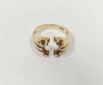 9ct gold signet ring, stone missing from the top, 7.9g approx.